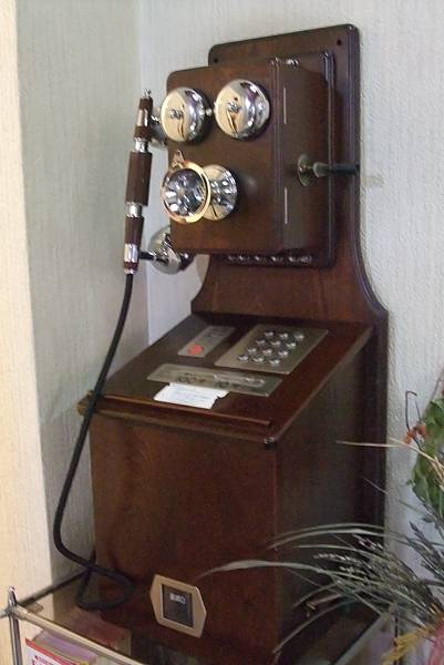 古老造型電話