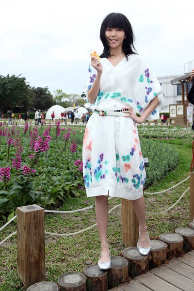 孫燕姿穿春裝遊花博.JPG 孫燕姿穿春裝遊花博.JPG