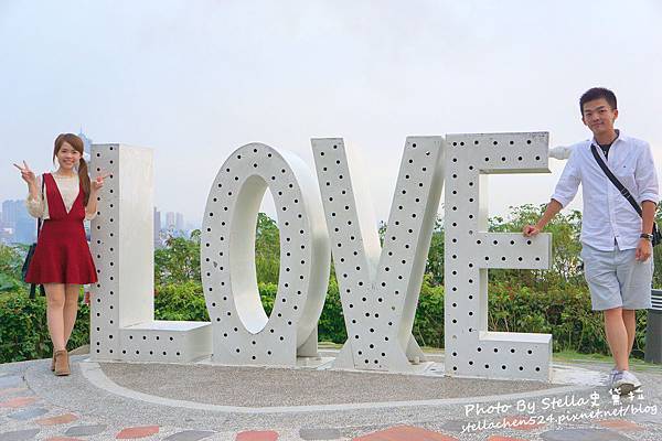 【高雄市-鼓山】登上山頂飽覽港都夜景@高雄市忠烈祠.壽山LOVE情人觀景台★高雄/高雄景點/高雄夜景/高雄情侶約會