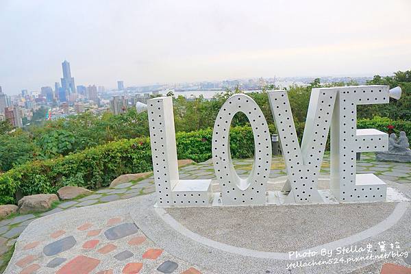 【高雄市-鼓山】登上山頂飽覽港都夜景@高雄市忠烈祠.壽山LOVE情人觀景台★高雄/高雄景點/高雄夜景/高雄情侶約會