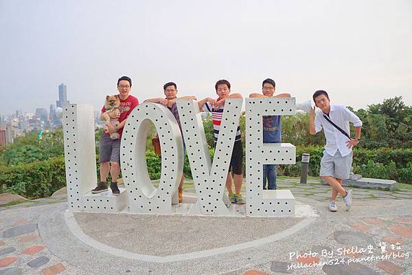 【高雄市-鼓山】登上山頂飽覽港都夜景@高雄市忠烈祠.壽山LOVE情人觀景台★高雄/高雄景點/高雄夜景/高雄情侶約會