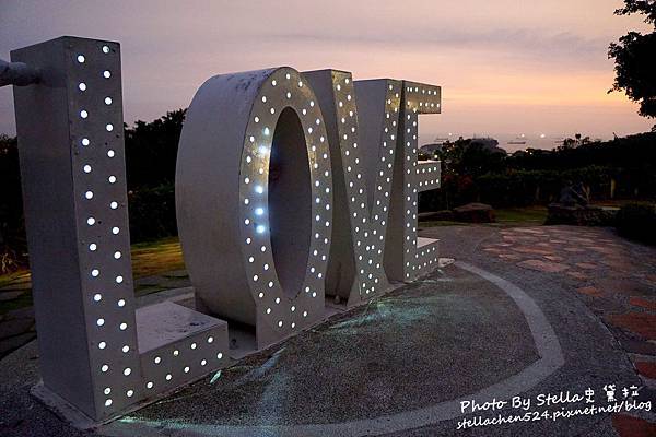 【高雄市-鼓山】登上山頂飽覽港都夜景@高雄市忠烈祠.壽山LOVE情人觀景台★高雄/高雄景點/高雄夜景/高雄情侶約會