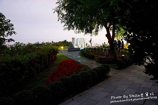 【高雄市-鼓山】登上山頂飽覽港都夜景@高雄市忠烈祠.壽山LOVE情人觀景台★高雄/高雄景點/高雄夜景/高雄情侶約會