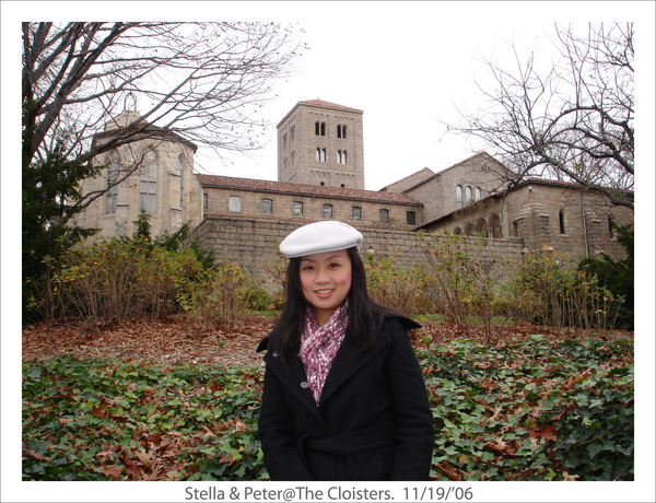 我後面就是The Cloisters