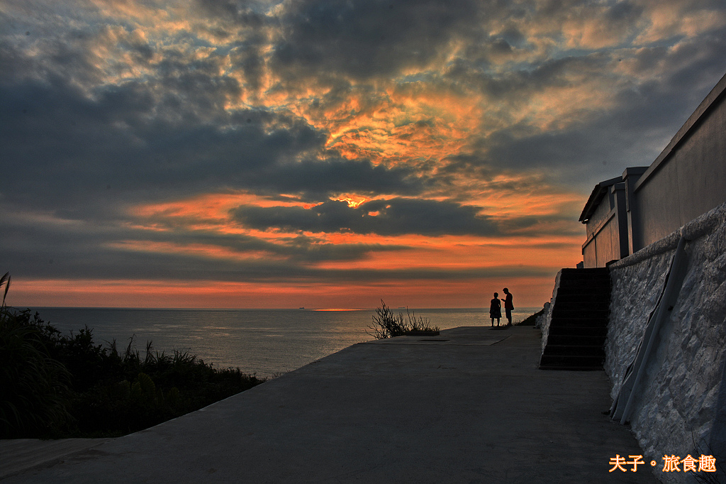 富貴角燈塔 台灣本島最北的燈塔 台灣本島唯一設有霧笛的燈塔 富貴角燈塔 台灣本島最北的燈塔 台灣本島唯一設有霧笛的燈塔