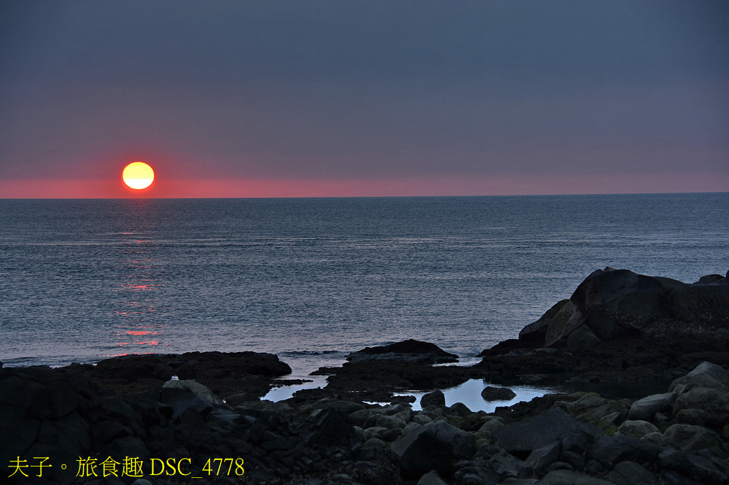 富貴角燈塔 台灣本島最北的燈塔 台灣本島唯一設有霧笛的燈塔 富貴角燈塔 台灣本島最北的燈塔 台灣本島唯一設有霧笛的燈塔