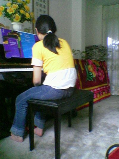 voon playing piano