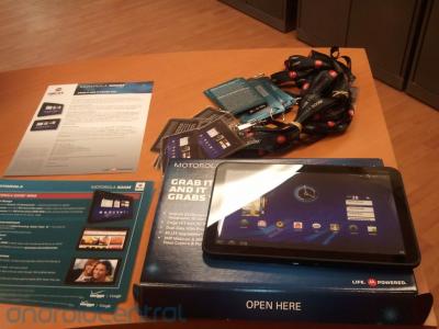 thumb_450_motorola-xoom-display-2.jpg