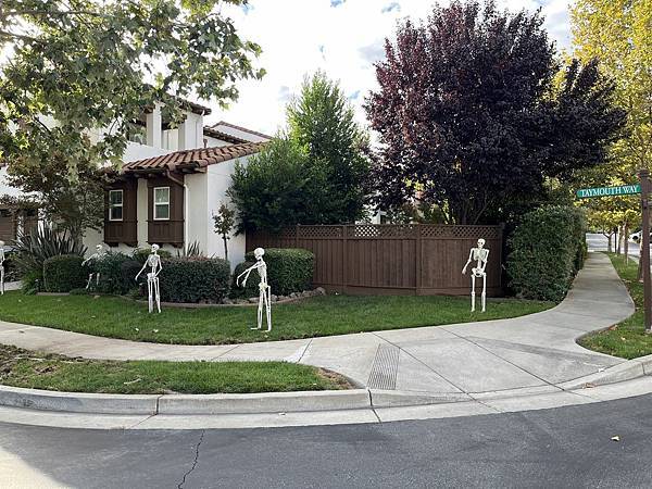 2025-10-9 gilroy outlet 一日遊（中餐