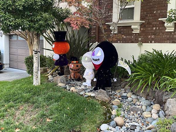 2025-10-9 gilroy outlet 一日遊（中餐