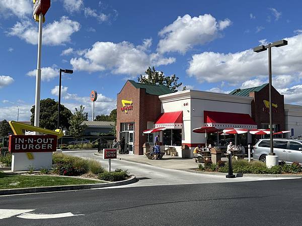 2025-10-9 gilroy outlet 一日遊（中餐