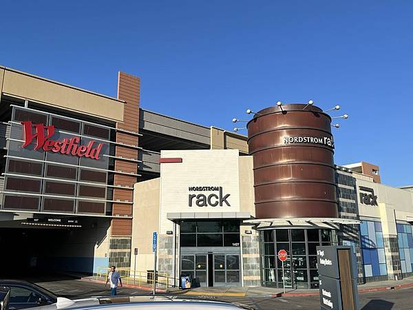 2025-10-9 gilroy outlet 一日遊（中餐