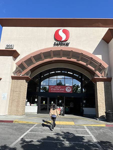 2025-10-9 gilroy outlet 一日遊（中餐