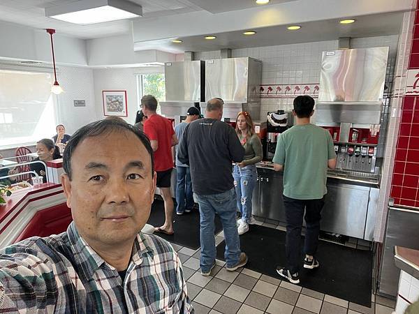 2025-10-9 gilroy outlet 一日遊（中餐