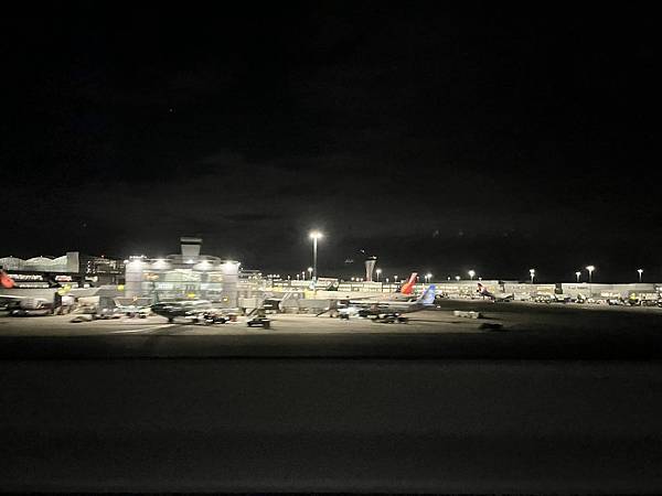 2025-10-9 gilroy outlet 一日遊（中餐