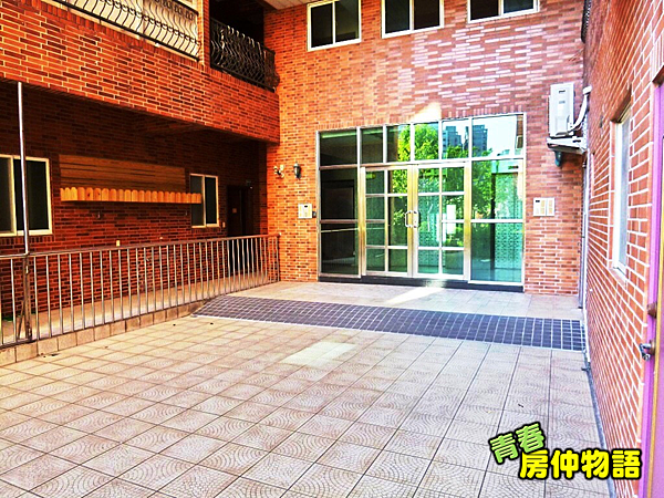 乾淨清爽的社區中庭-2.PNG