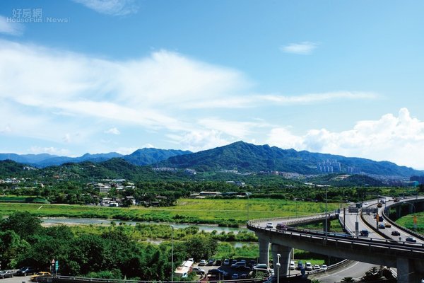 新店郊區坪數大又好停車？住戶揭現實：小黃司機都怕 .jpg