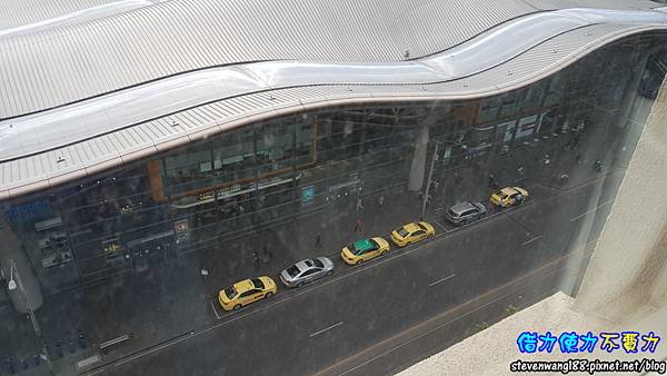 20161107-0121-窗外就能看到南十字星車站