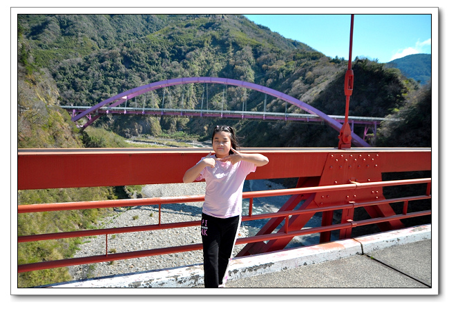 巴陵大橋，水蜜桃粉色橋