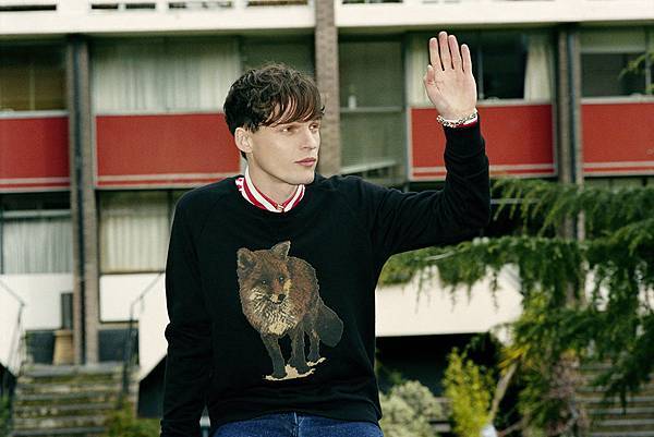 maison-kitsune-fallwinter-2014-lookbook-featuring-kilo-kish-and-tom-burke-06