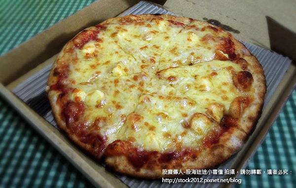 [食記]公館So Free Pizza柴燒窯烤比薩&大量起士Pizza&Cheese_平價手工披薩搭配YiYicard買一送一(菜單,口味,價錢,價位,營業時間,地址,電話,台大店,優惠活動,特價)018