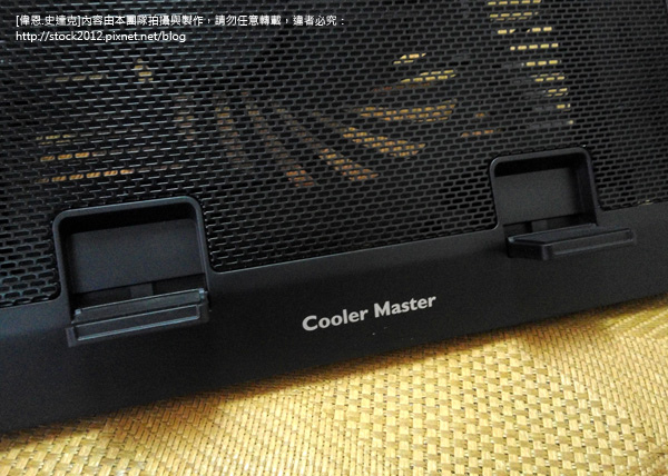 [3C體驗]Cooler Master散熱墊開箱文,推薦Cooler Master Notepal ERGOSTAND LITE 支架式散熱墊試用,,圖文分析(訊凱國際,冷至尊,降溫,教學) (19)