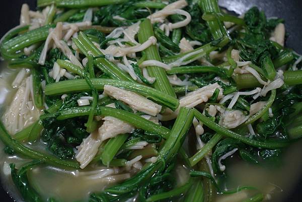 菠菜炒金針菇