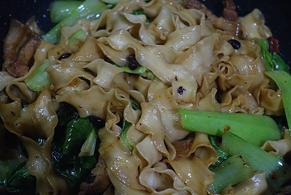 五花肉青江菜燜麵
