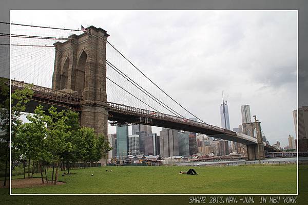 在Dumbo欣賞布魯克林橋