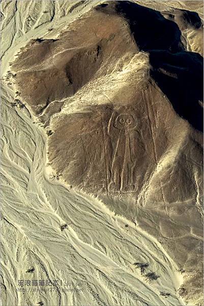 南美祕魯-Ica伊卡Nazca11，納斯卡線，外星人這幅畫在整座山坡上，好像在對你招手，向你問好
