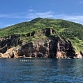 龜山島-pixnet28側面看這座龜山火山島岩層