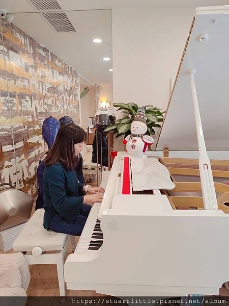 5B5F5F71-168B-40B3-8F34-6FF80300CAA6