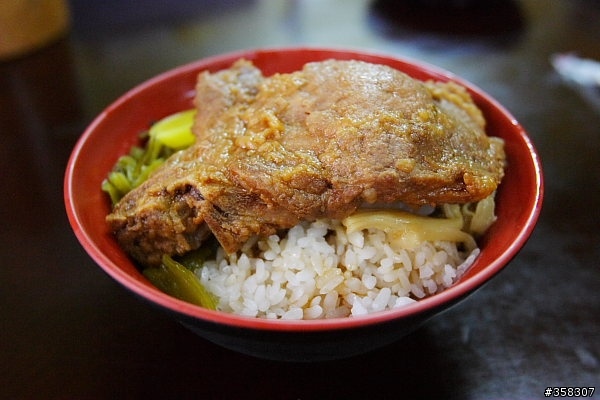 阿文排骨飯大王 -- 排骨飯