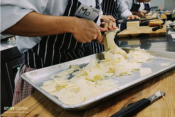澳洲移民廚藝課程首選公立學校TAS TAFE_封面-01 澳洲移民廚藝課程首選公立學校TAS TAFE_封面-01