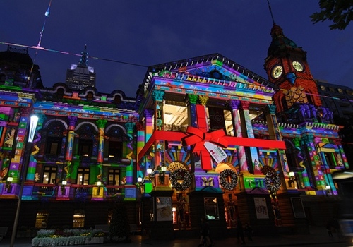 004_Melbourne Town Hall Christmas Projections.jpg