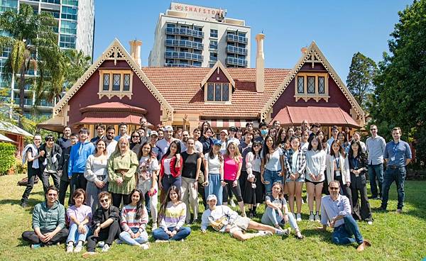 Shafston 沙夫斯頓國際學院：主校區座落河畔，環境優美