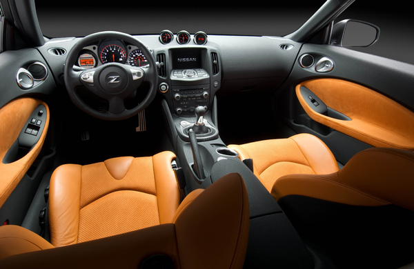 2009_370Z_Interior.jpg