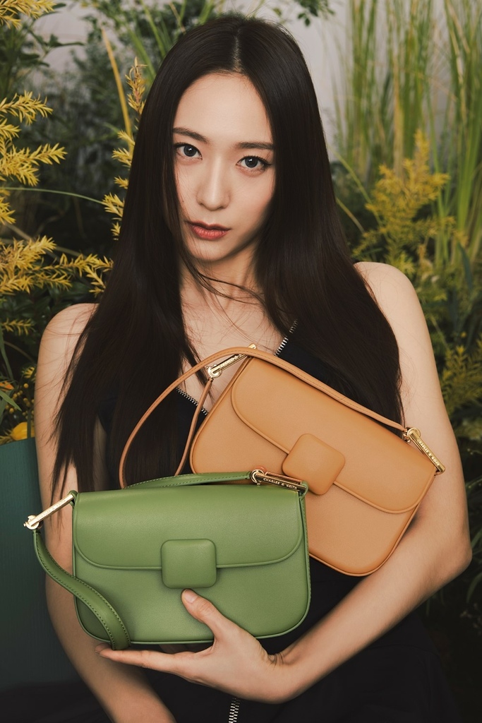 CHARLES-KEITH-spring-2022-campaign-Krystal-01.jpg