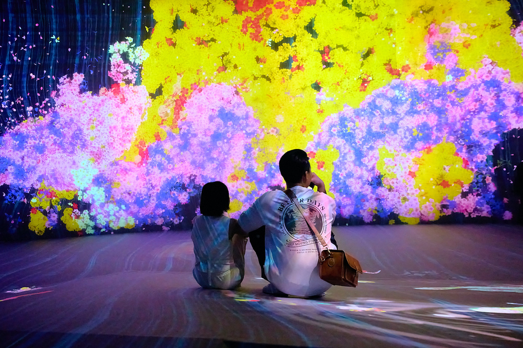 《與花共生的動物們 - A Whole Year per Year》“teamLab 共創！未來園”, 國立臺灣科學教育館，台北 © teamLab.jpg.jpeg