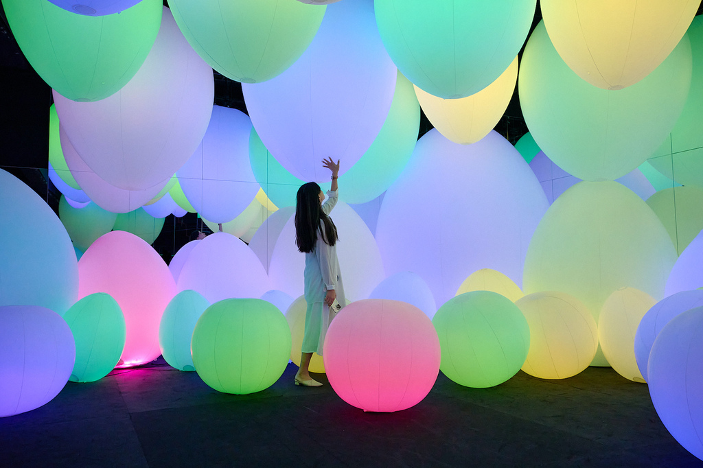 3《光球管弦樂團》“teamLab 共創！未來園”, 國立臺灣科學教育館，台北 © teamLab.jpg .jpeg