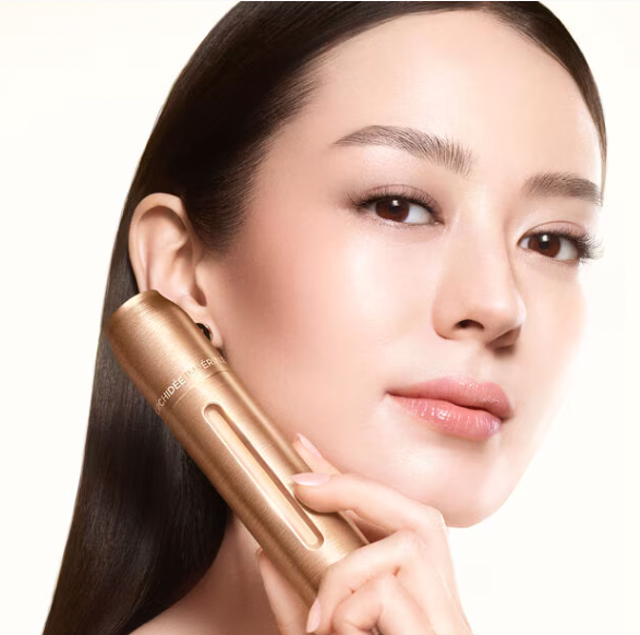 秋季高效保濕精華推薦：喚醒肌膚水潤透亮的秘密武器