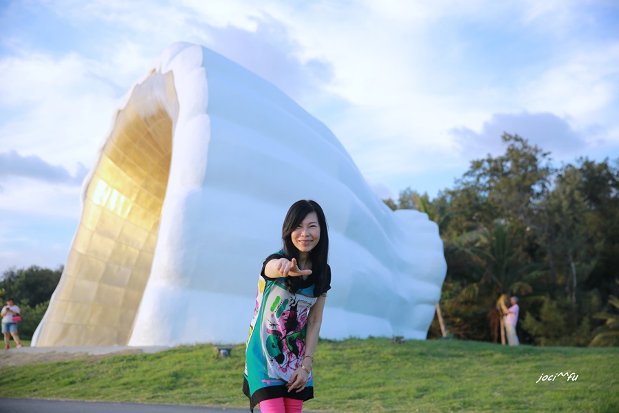 高雄 旗津海岸公園新亮點 黃金海韻 海珍珠 閃耀映夕陽 海天一色浪漫彩虹教堂 輕旅行