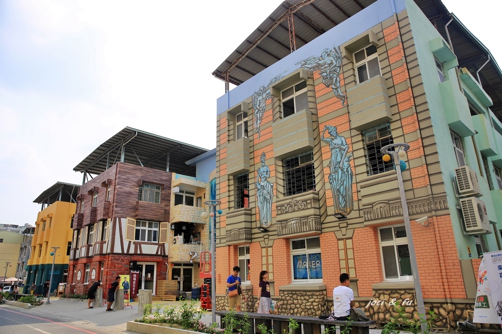 屏東職人町,歐風小鎮,羅馬巷道,青年創業基地,彩繪牆,復古彩繪,屏東市,屏東,職人町,青創基地,打卡,拍照,舊宿舍,彩繪,文創,平埔黑豬,IG,職人,食糖