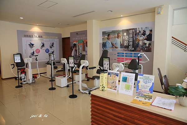 天童康旅會館湖泊 岸島 綠林 湖光山色盡納眼底 健康住 養生玩又可沉澱心靈 適合漫遊 定點旅遊 苗栗住宿 愛作夢的貓joci 痞客邦 天童康旅會館湖泊 岸島 綠林 湖光山色盡納眼底 健康住 養生玩又可沉澱心靈 適合漫遊 定點旅遊 苗栗住宿 愛作夢的貓joci 痞客邦