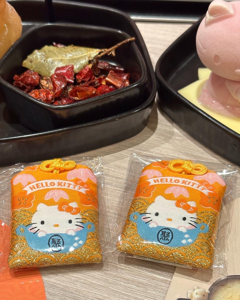 《新北食記》聚 日式鍋物｜Hello Kitty聚萌粉紅牛奶