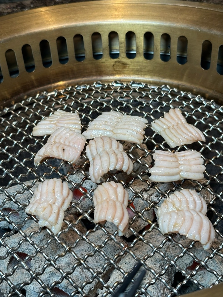 《桃園食記》金炭火燒肉餐廳｜使用真正炭火烤出來的燒肉🔥｜「天