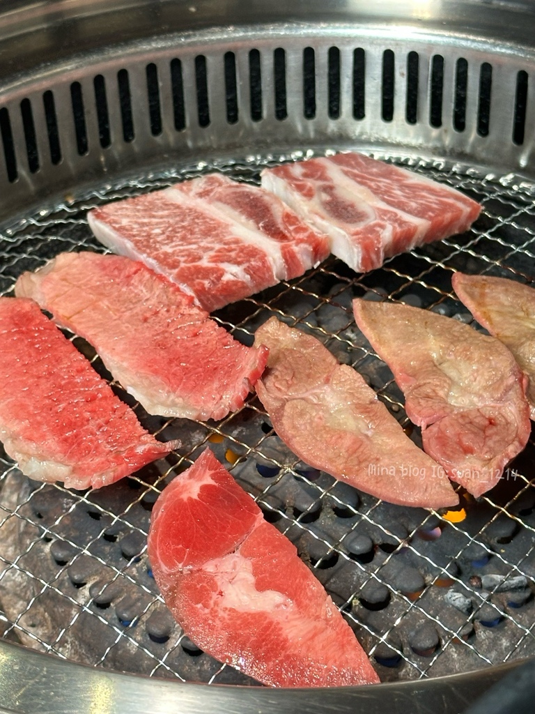 《嘉義食記》 好客燒肉  x 壽喜燒 吃到飽｜極黑和牛吃到飽