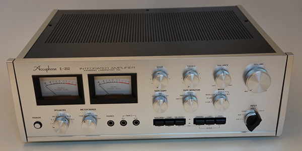 Accuphase E-202.jpg