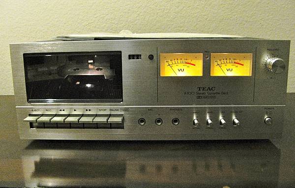 TEAC A-100.jpg