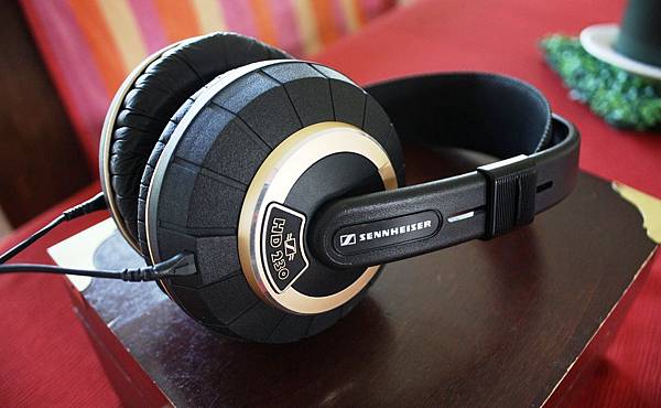 Sennheiser HD 230.jpg